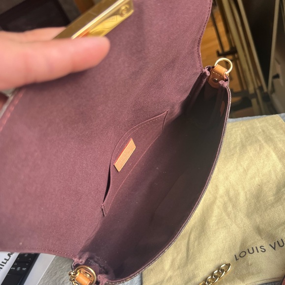 Louis Vuitton Favourite MM Monogram - Picture 10 of 13